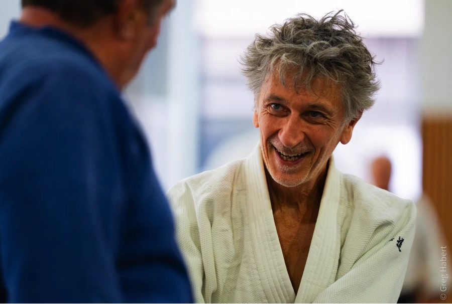 Jean-Claude Joannes souriant pendant la fête des 50 ans