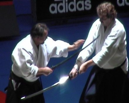 Jean-Claude Joannes lors d'un travail au sabre