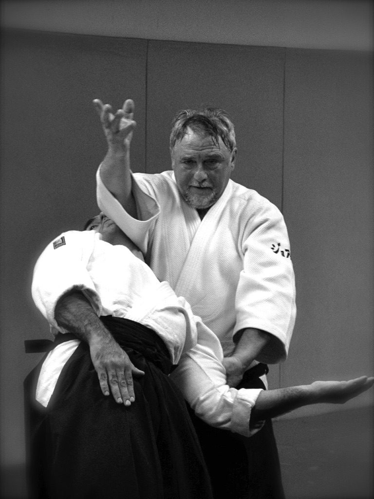 Jean-Claude Joannes exécutant une technique d'aïkido
